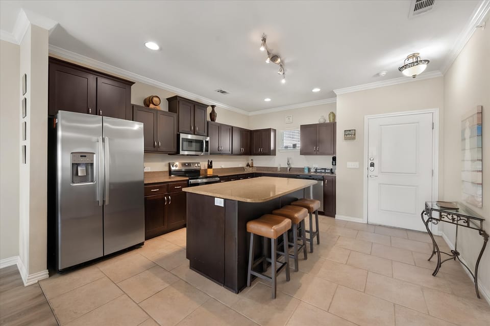Lakefront Paradise with Stunning Views! Apartment in Texas