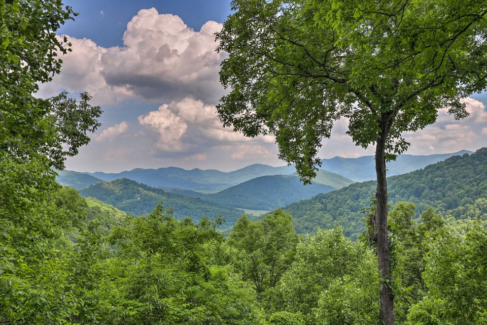 Black Mountain Gem w/ Inviting Deck & Scenic Views House in Buncombe County