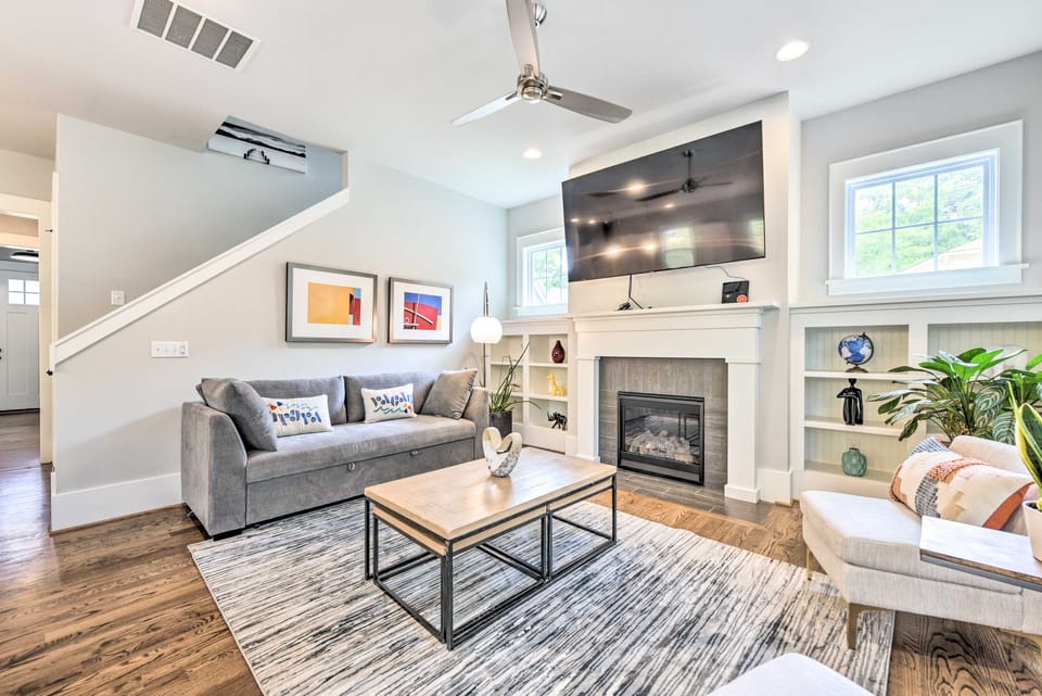 Modern Charlotte Home ~ 4 Mi to Downtown! House in Charlotte
