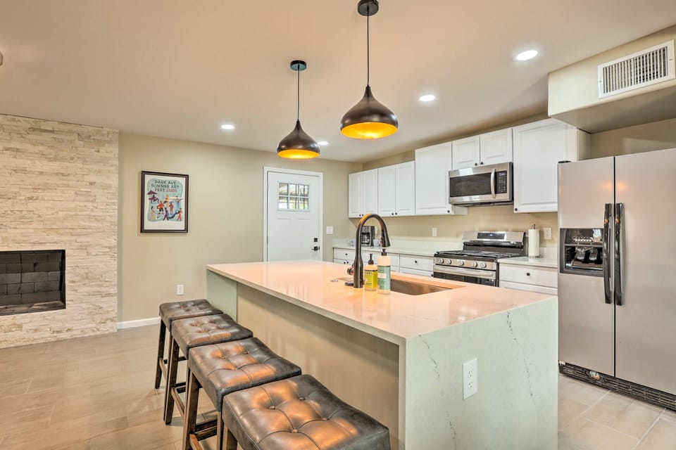 Tucson Getaway w/ Private Pool & Gas Grill! House in Tucson
