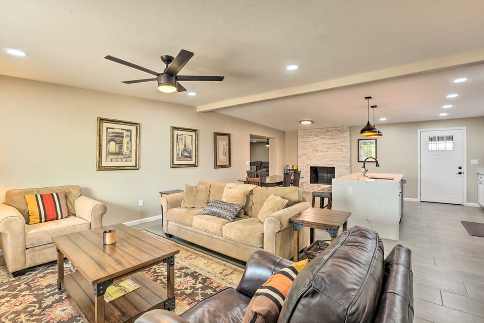 Tucson Getaway w/ Private Pool & Gas Grill! House in Tucson