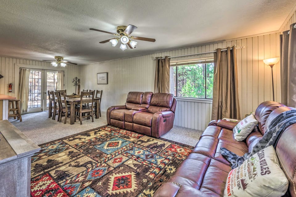 Relaxing Ruidoso Getaway w/ Spacious Deck! House in Ruidoso