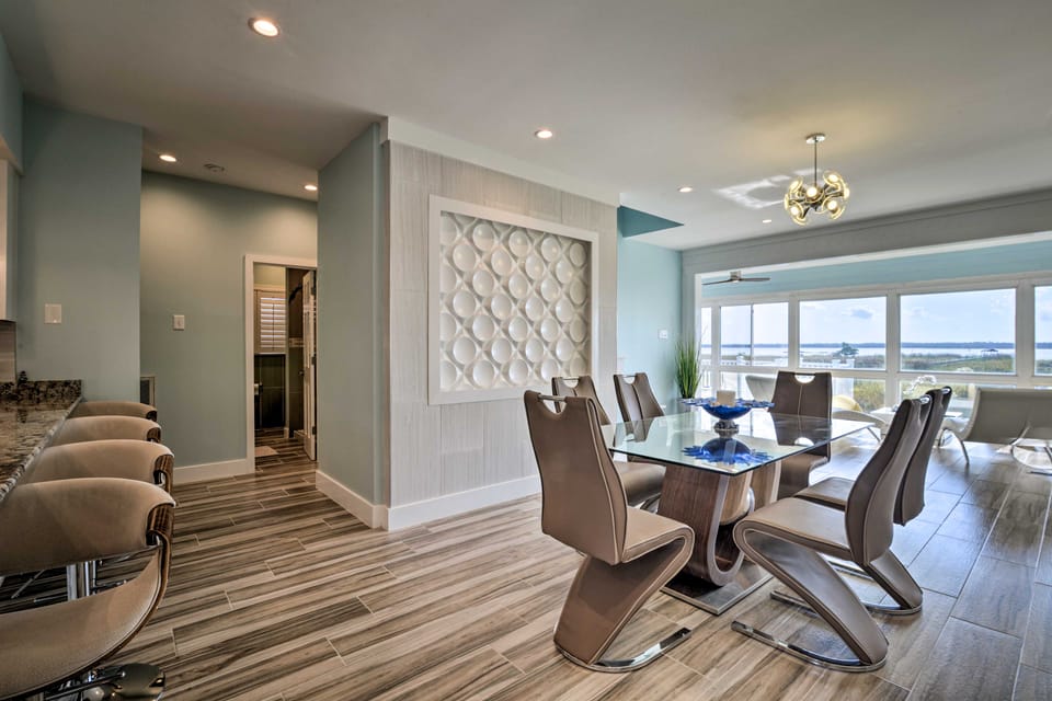 Luxurious Waterfront Home w/ Private Pier & Views! House in South Carolina
