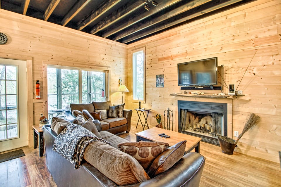 Secluded Santee River Island Retreat w/ Dock! House in South Carolina
