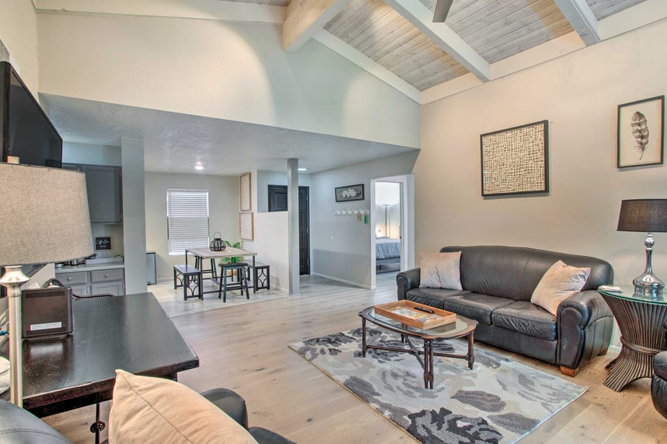 Bright Condo w/ Resort-Style Amenities in Sedona! Apartment in Village of Oak Creek