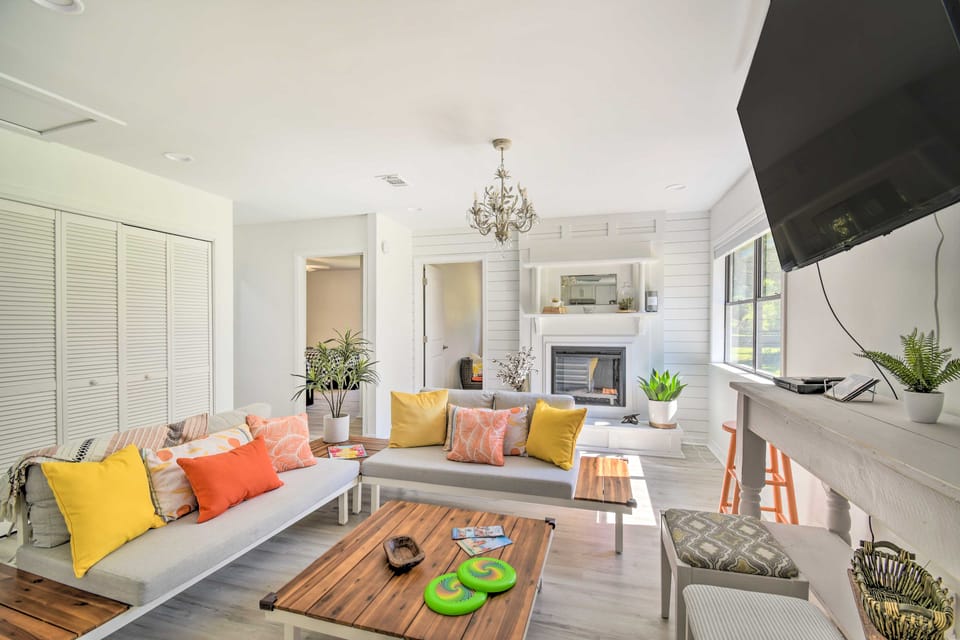Riverside New Magnolia Springs Home w/ Dock, Beach Cottage in Alabama