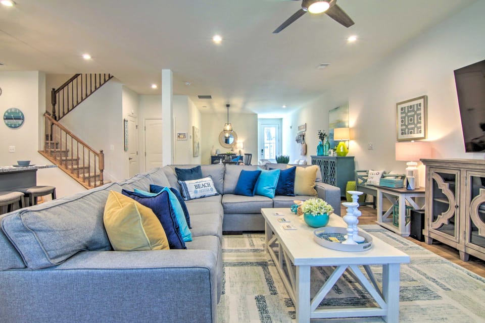 Porch + Pool Access: Millville Townhome! Apartment in Sussex County