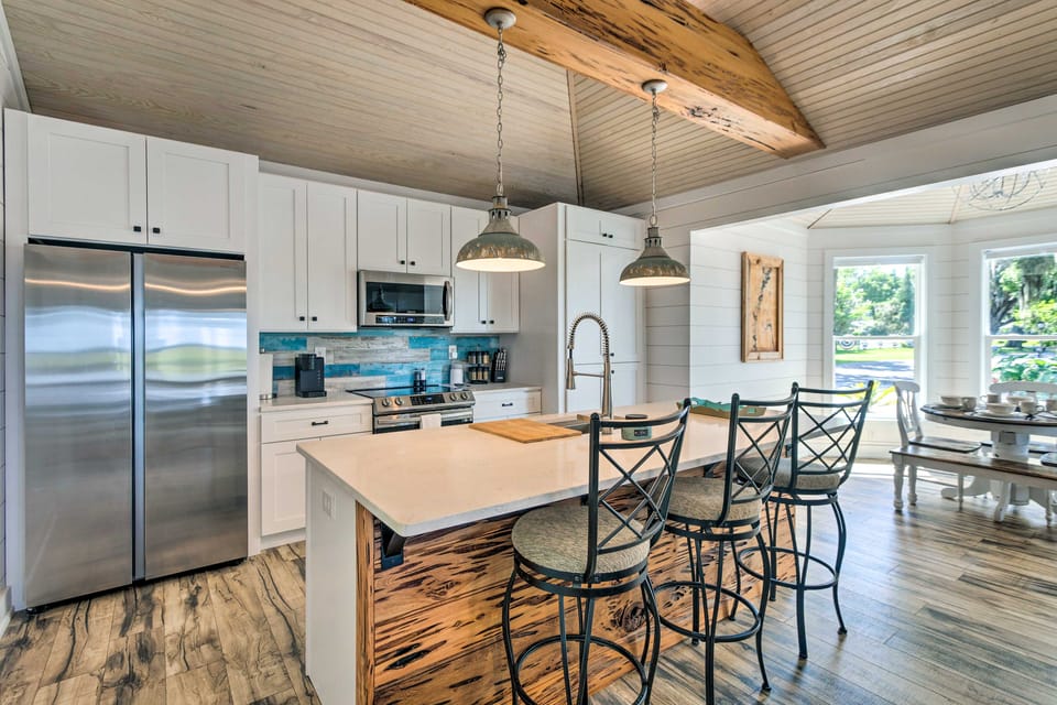 Dock, Altamaha River Access! Angler's Paradise Cottage in Darien