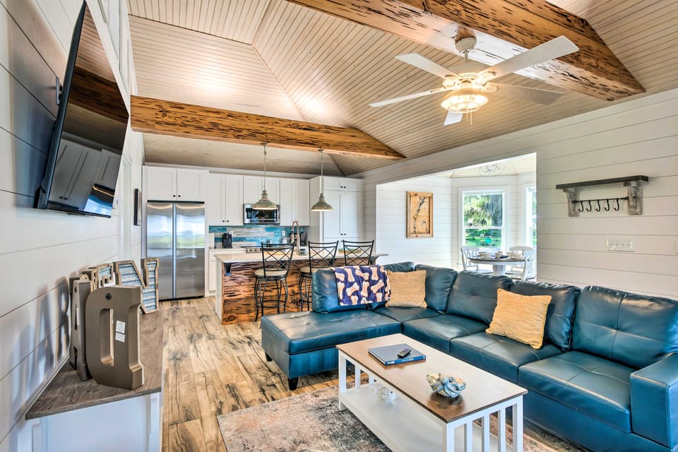 Dock, Altamaha River Access! Angler's Paradise Cottage in Darien