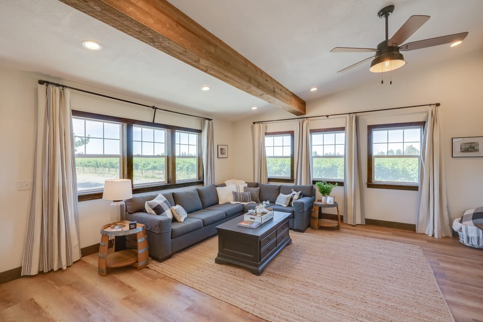 Charming Lodi Retreat: Walk to Local Wineries Cottage in San Francisco Bay Area