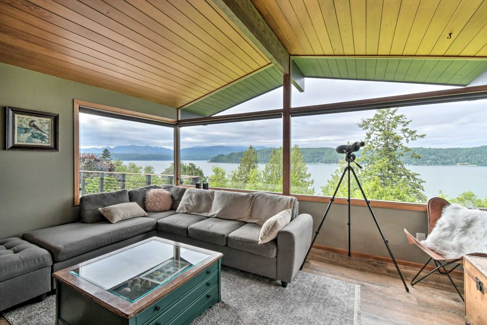 Deck & Sweeping Views: Family Union Home House in Union