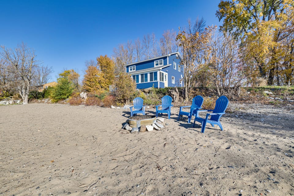 Alburgh Lake House: Private Beachfront! House in Alburg