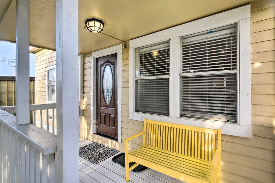 ~ 1 Mi to Pier & Beaches! Family Home in Galveston House in Galveston Island