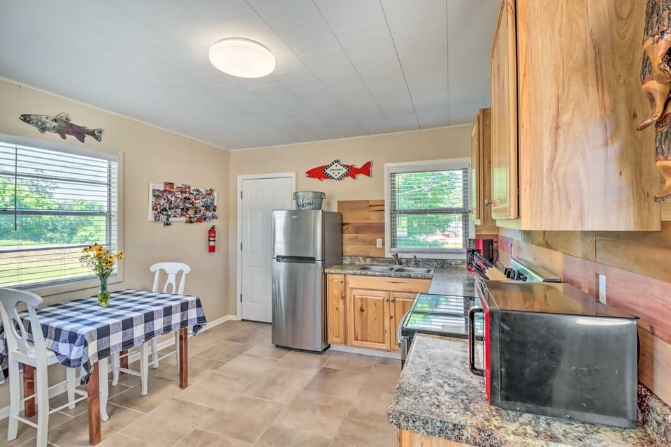 Arkansas Fishing Getaway: Near Norfork River! Cottage in Norfork Lake