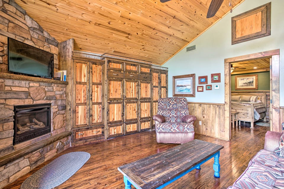 Beautiful Country Cabin on Crooked Creek Farm! House in Oklahoma