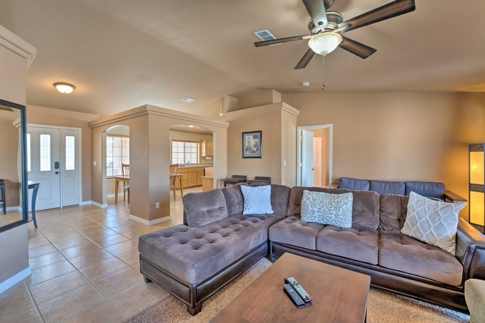 5 Mi to Beach & Marina: Lake Havasu Getaway! House in Lake Havasu City