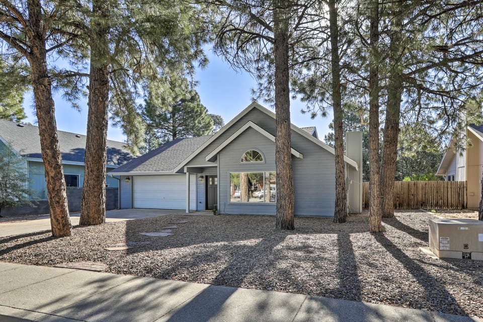 Modern Flagstaff Retreat ~ 4 Mi to Downtown! House in Flagstaff