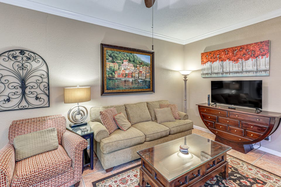 Sunroom & Yard: Charming Hot Springs Home! House in Rockwell