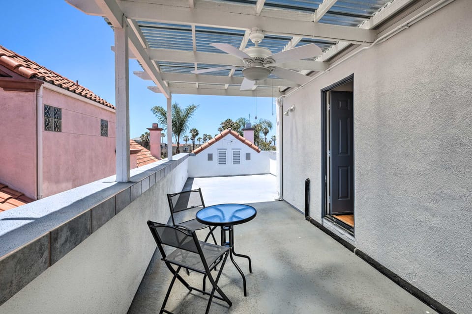 Oceanside Home w/ Rooftop Patio - Steps to Beach! House in Oceanside