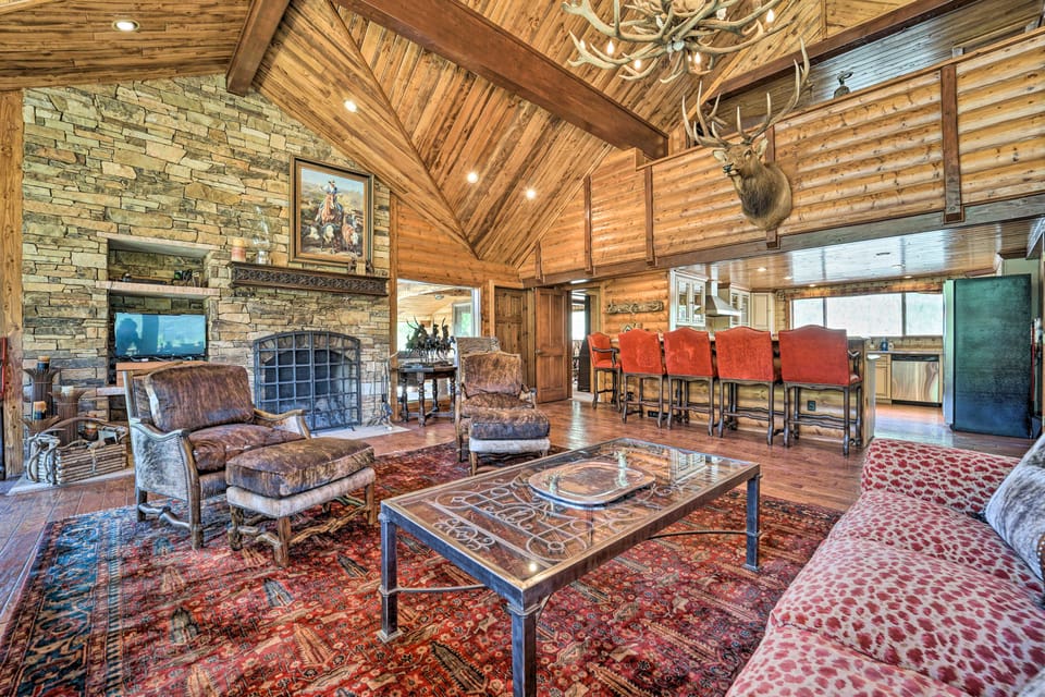 Fish Creek Ranch Lodge with Hot Tub and Game Room House in Colorado