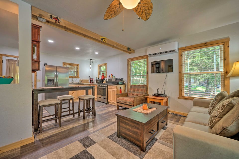 Waterfront Cottage in Fort Towson w/ 2 Decks! Cottage in Oklahoma