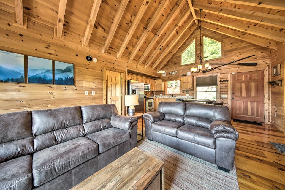 Secluded Blue Ridge Cabin: Walk to Trails! House in Georgia
