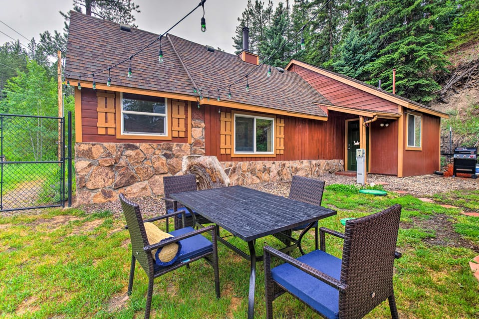 Creekside Morrison Cabin ~ 9 Mi to Red Rocks Park! House in Colorado