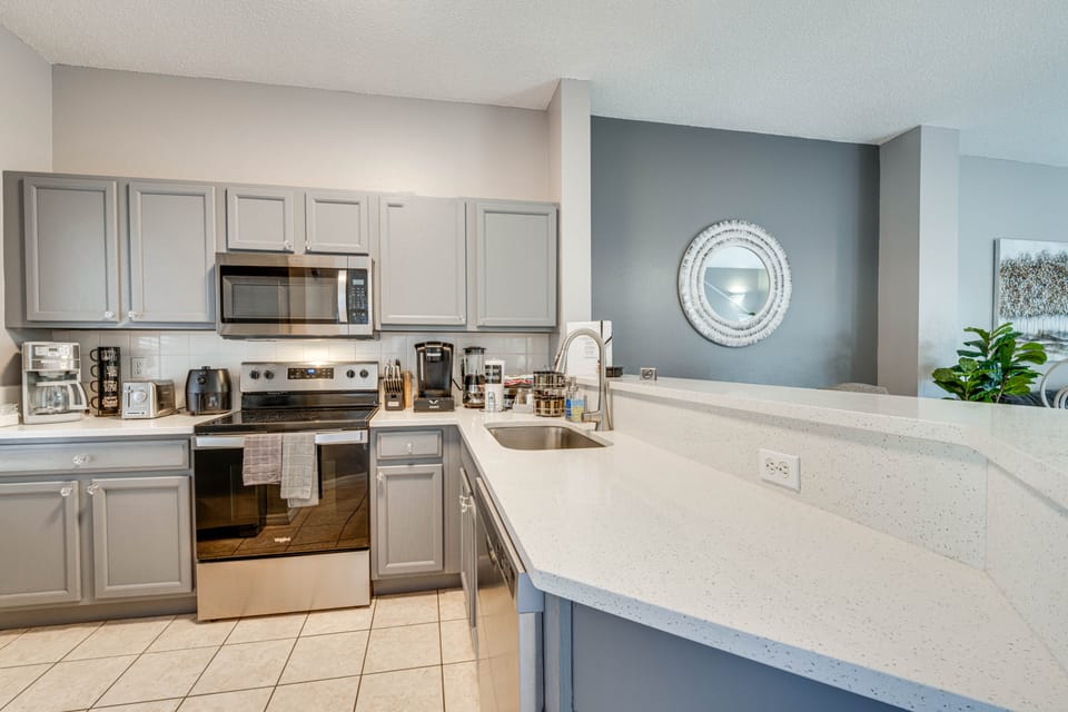9 Mi to Disney: Resort Getaway w/ Private Patio! Apartment in Kissimmee