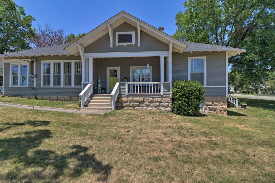 Historic Mountain Home Haven w/ Large Yard! House in Mountain Home