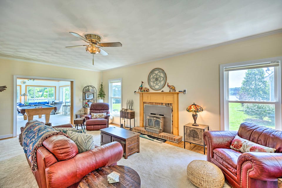 Idyllic Waterfront Home w/ Game Room & Dock House in Virginia