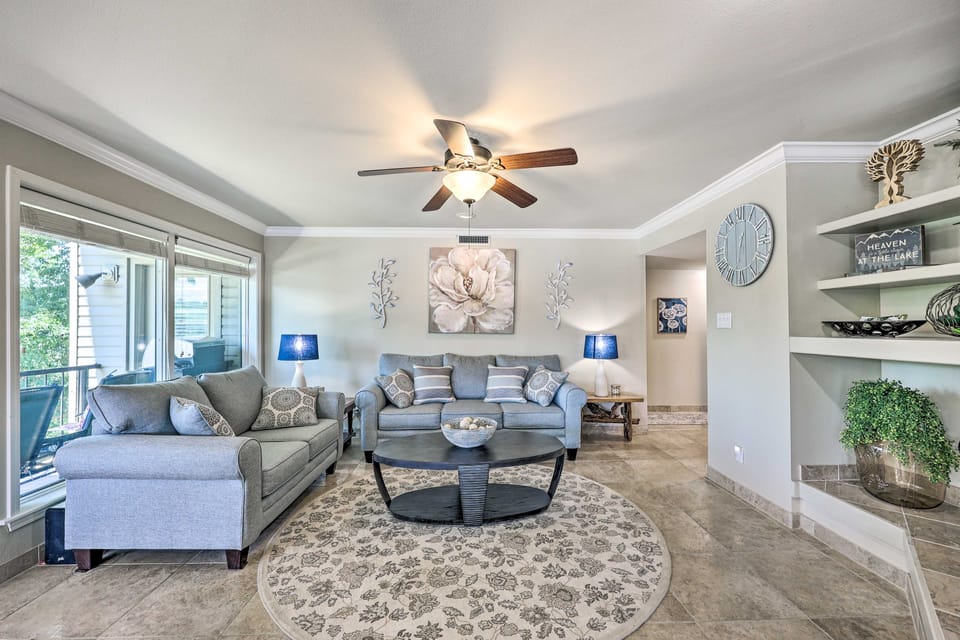 'Lakeview Blue Oasis' in Hot Springs: Lake Access Apartment in Lake Hamilton