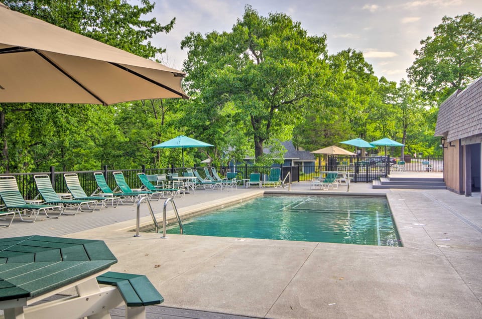 2 Decks, Pool Access! Osage Beach Family Retreat House in Lake of the Ozarks