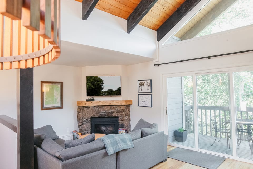 'Chillside Chalet' Modern West Vail Townhouse! Apartment in Vail