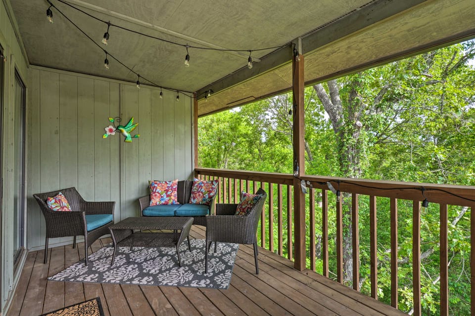 Reeds Spring Condo Near Aquarium at the Boardwalk! Apartment in Table Rock Lake