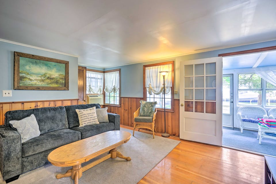 Point Pleasant Abode w/ Lagoon & Boat Dock! House in Point Pleasant