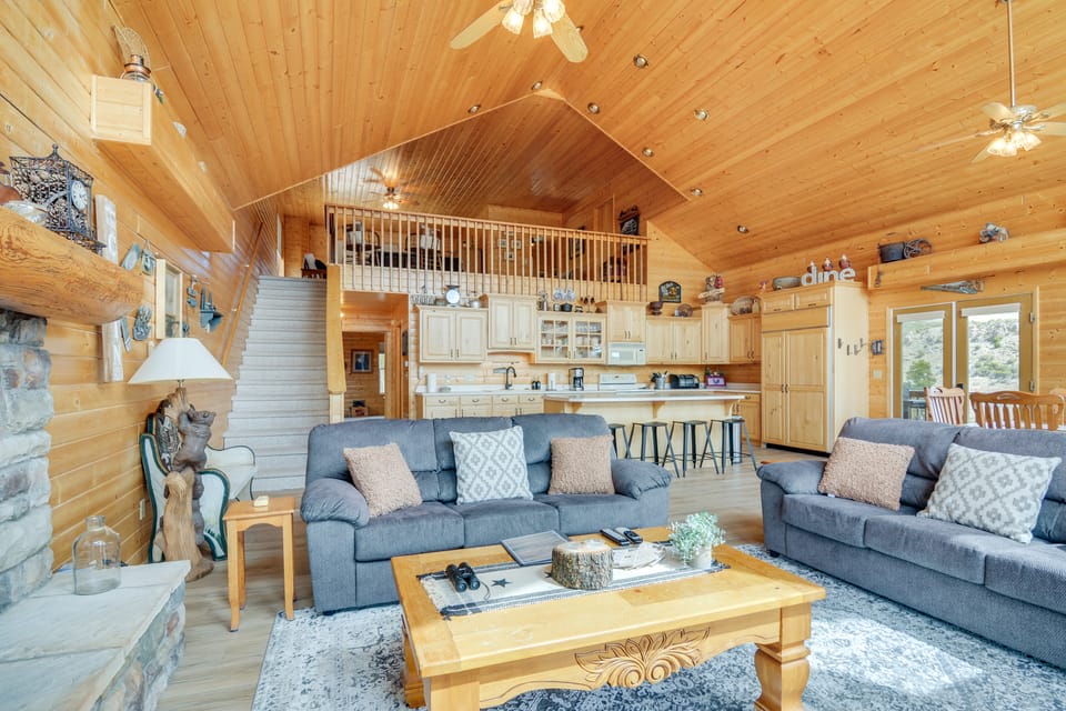 Pet-Friendly Cabin < 1 Mi to Panguitch Lake! House in Utah