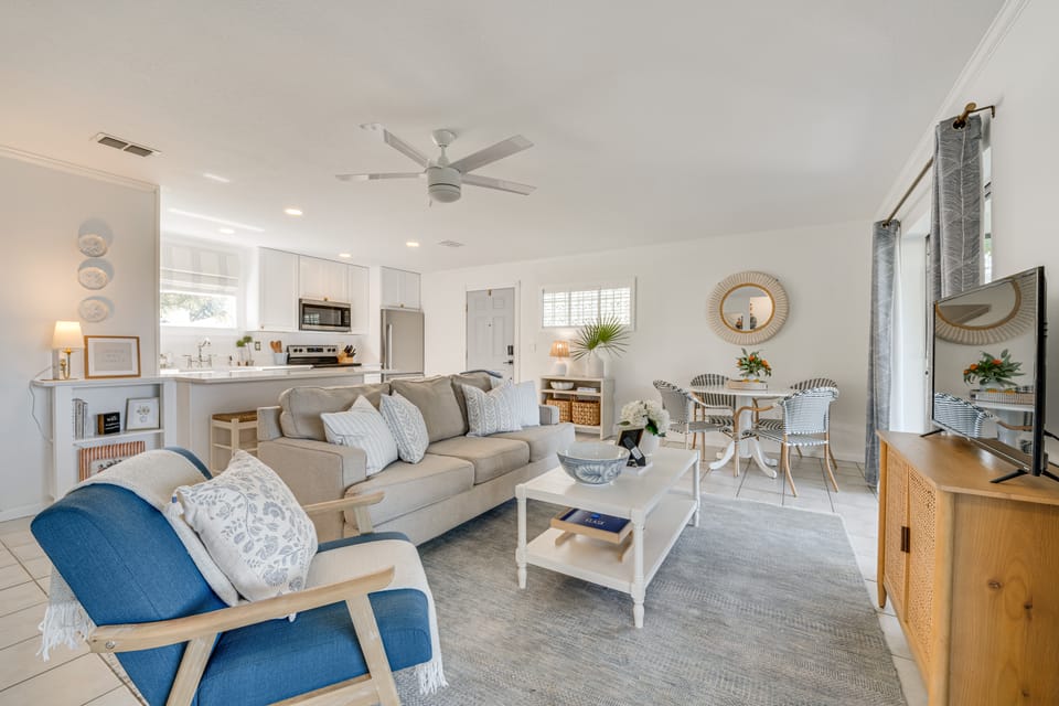 Lakefront Retreat w/ Kayaks & Fire Pit in Clermont House in Clermont