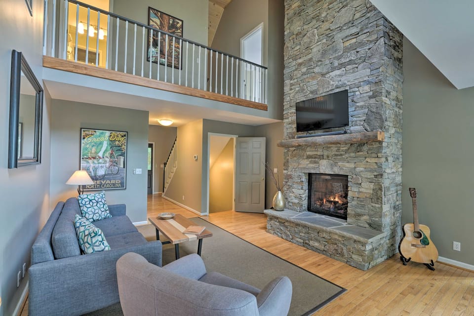 Grand Pisgah Forest Home on Secluded 5 Acres! House in Tennessee