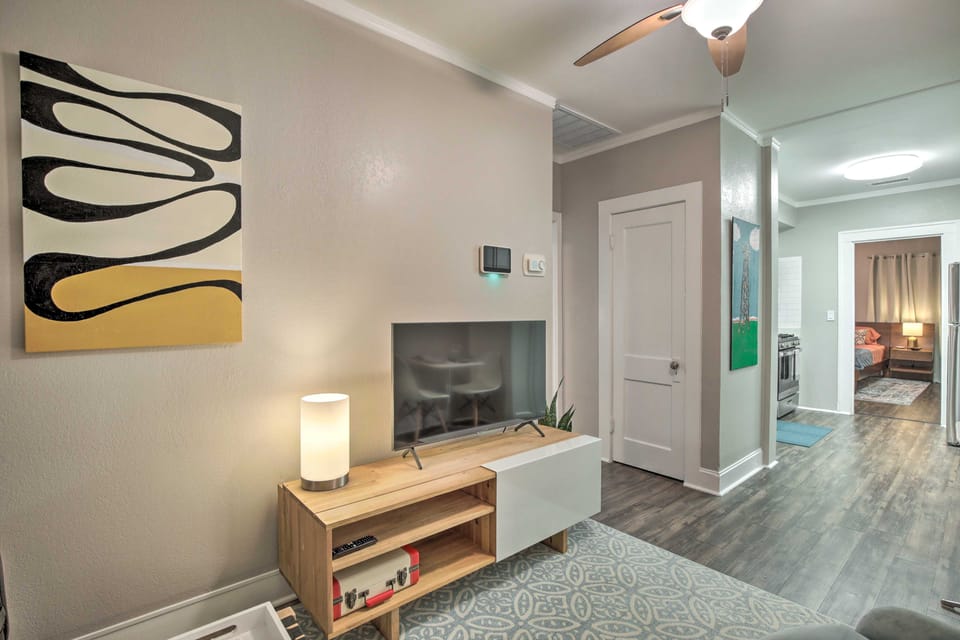 4 Mi to Dtwn: Dallas Gem w/ Furnished Patio House in Dallas