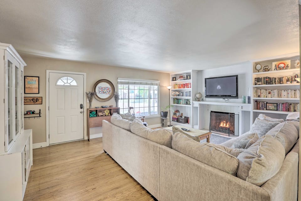 Whimsical Sacramento Home w/ Garden & Patio! House in Sacramento