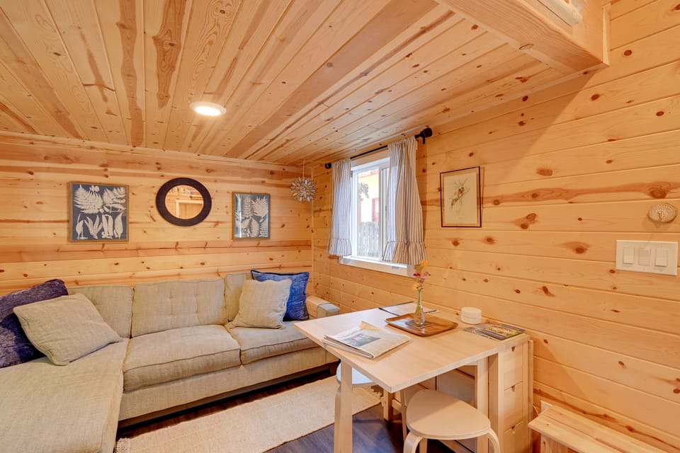 Modern Lynnwood Tiny House: 16 Mi to Seattle! Apartment in Lynnwood