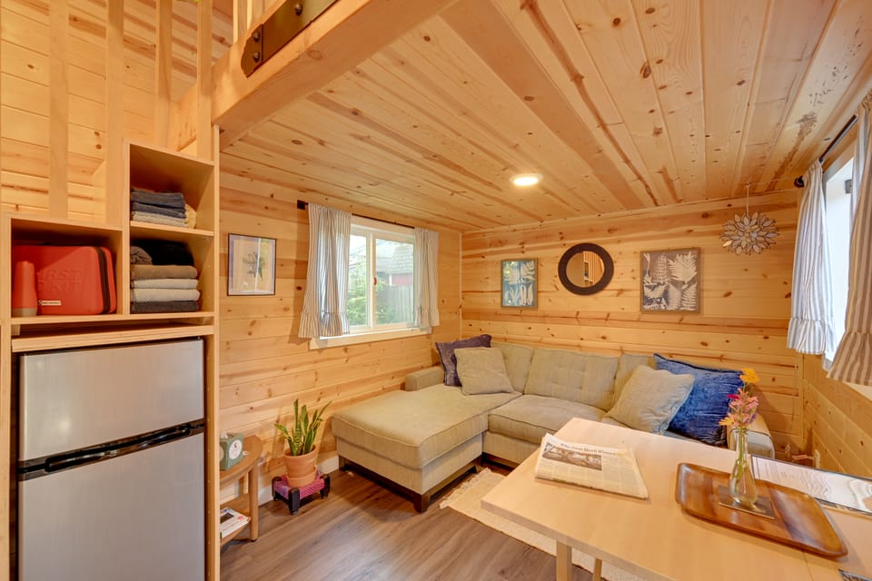 Modern Lynnwood Tiny House: 16 Mi to Seattle! Apartment in Lynnwood