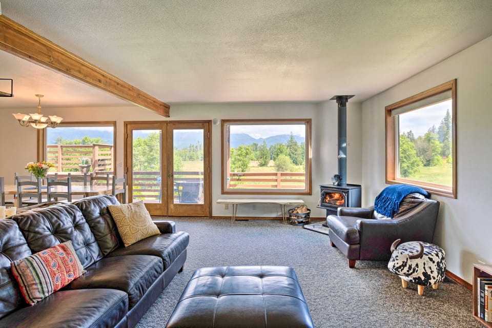 51 Mi to Mt Rainier: Mtn-View Escape on 8 Acres! House in Washington