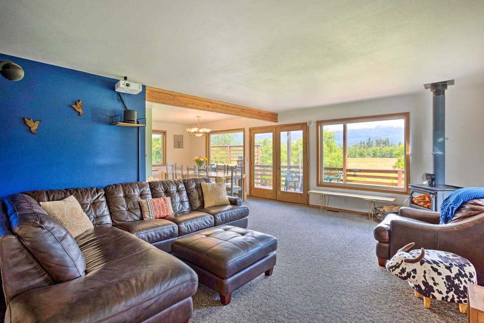 51 Mi to Mt Rainier: Mtn-View Escape on 8 Acres! House in Washington