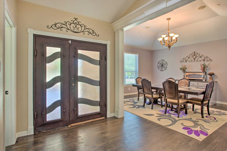 Resort-Style Allen Villa w/ Pool & Game Room! Villa in Allen