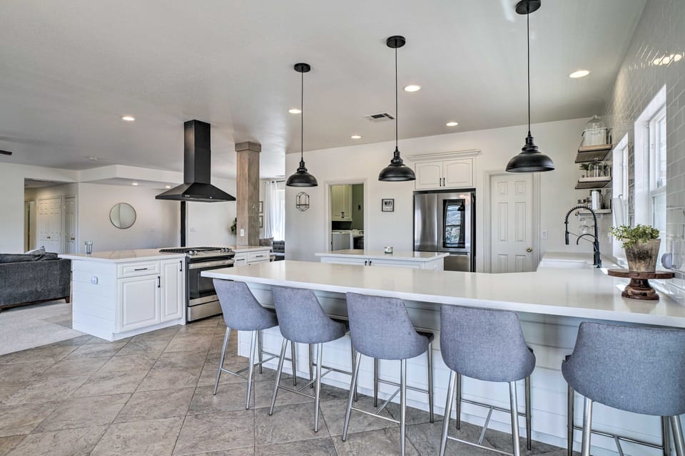 Beautiful Hemet Home: Large Patio & Mtn Views! House in Southern California
