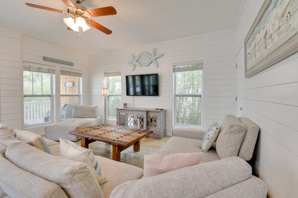 Sunny Santa Rosa Beach in 30 A Neighborhood! House in South Walton County