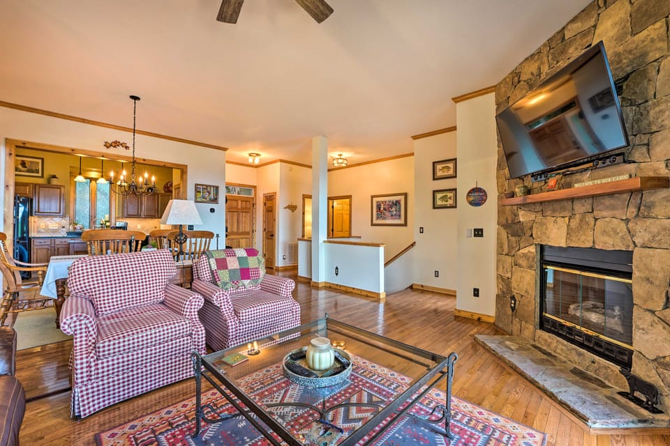 Family-Friendly Burnsville Condo! Gated Community Apartment in Tennessee