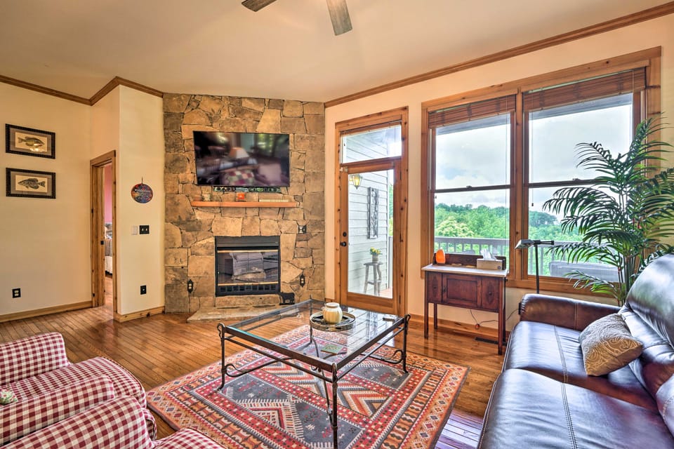 Family-Friendly Burnsville Condo! Gated Community Apartment in Tennessee