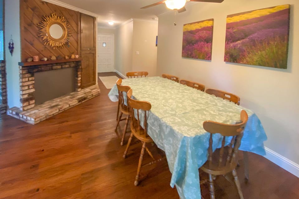 Charming Shasta Lake Retreat: Boat, Hike & Fish! House in California